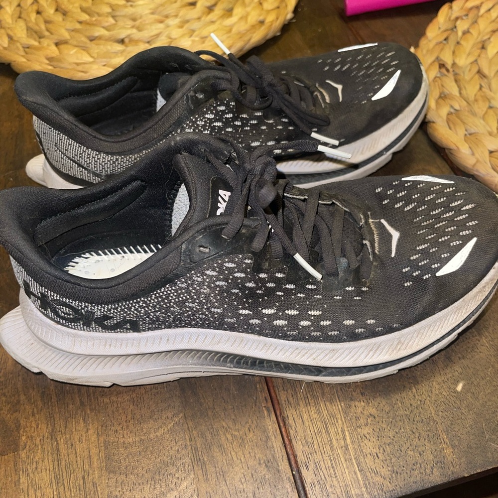Hokas